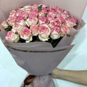 51 нежно-розовая роза Джумилия в Сумах фото