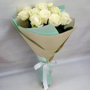 11 белых роз в Сумах фото