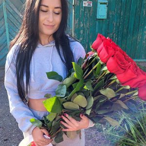 25 импортных роз в Сумах фото