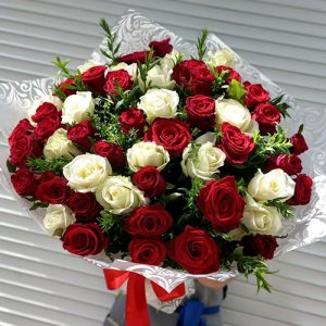 51 роза красная и белая фото букета