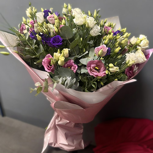 букет цветных эустом фото