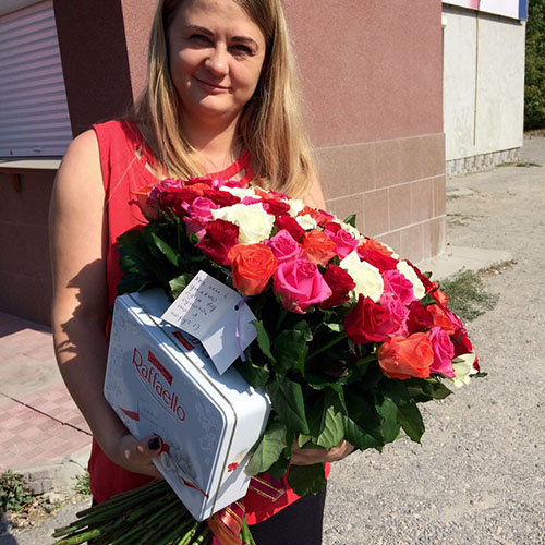 Фотография доставленного букета 101 роза «Розовый жемчуг»